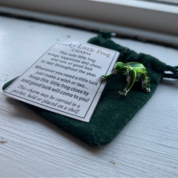 Lucky little frog charm - Picture 4 of 4